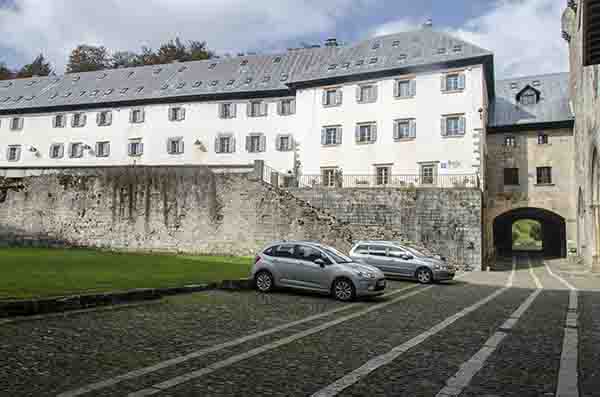 Reyno de Navarra - Orreaga-Roncesvalles 09 - albergue juvenil.jpg